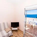 Anamarija Διαμέρισμα Τρογκίρ
