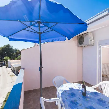 Anamarija Apartman *